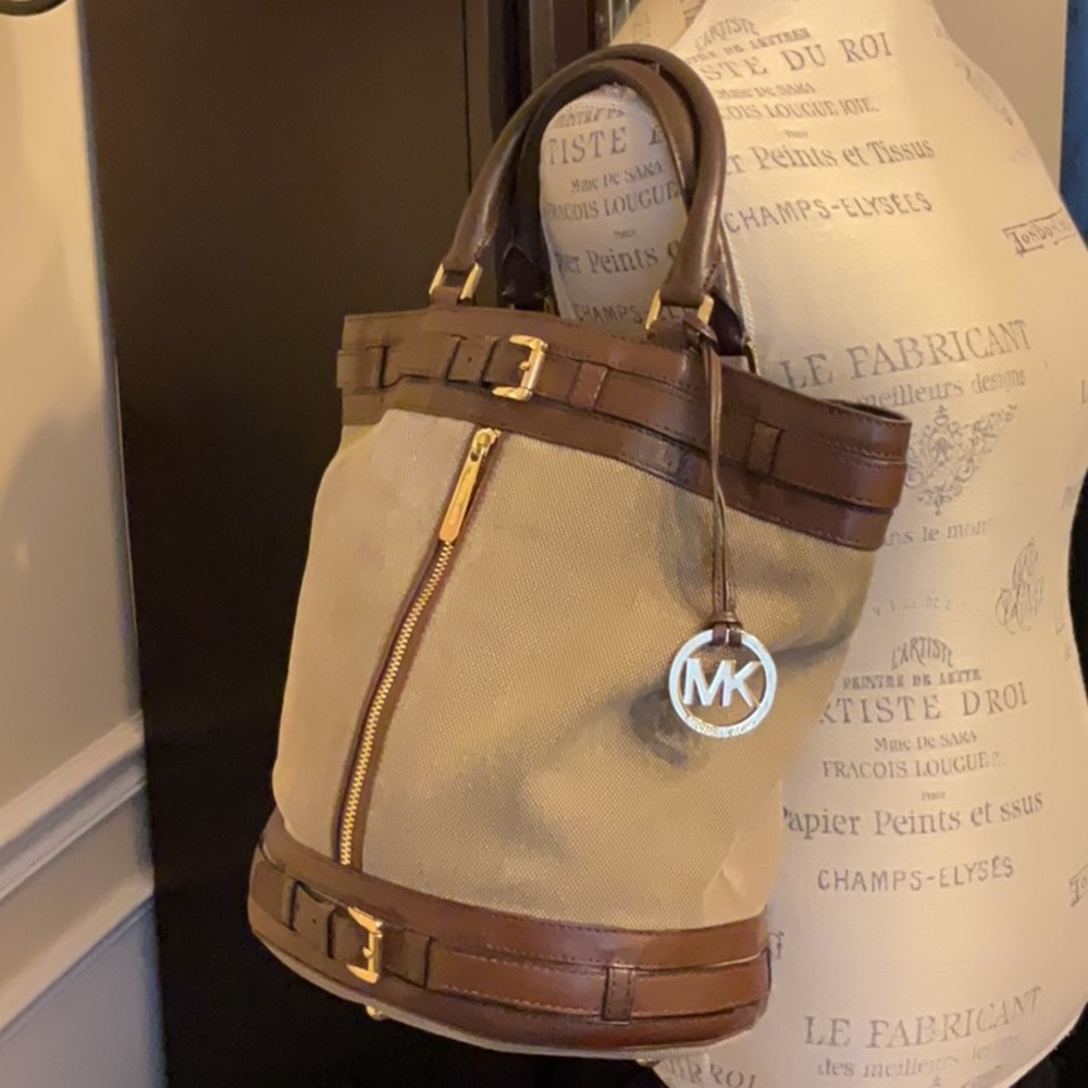 Michael Kors Kingsbury Fabric & Leather Bucket Bag